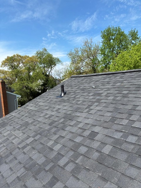 after photos of finish shingles with ridge vent